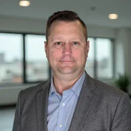Portrait of Kevin Holmes