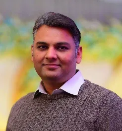 Portrait of Nomi Naseem